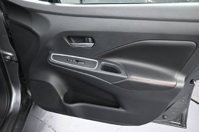 Used 2024 Nissan Versa SR FWD image 13