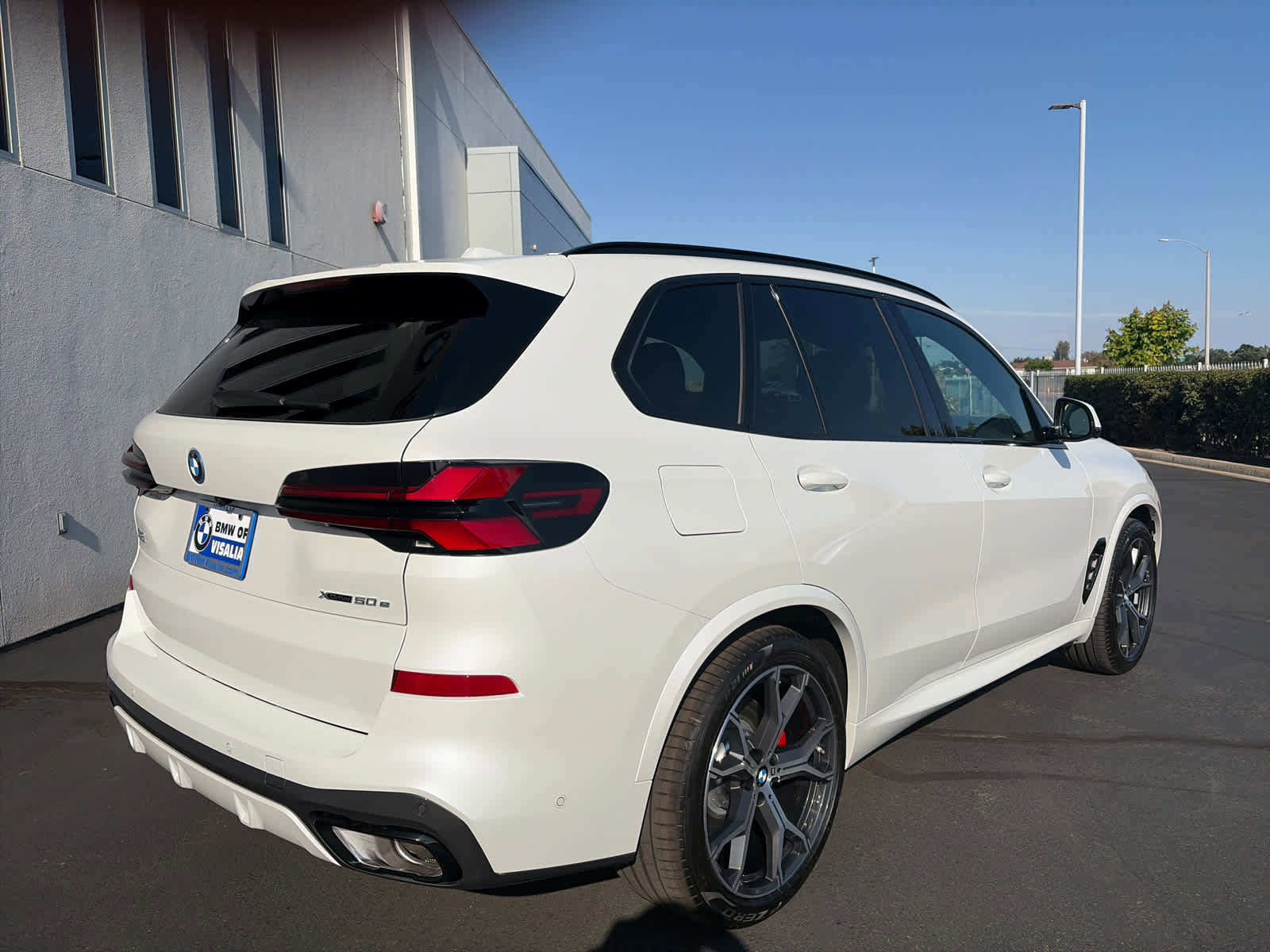 New 2026 BMW X5 xDrive50e w/ M Sport Package AWD/4WD image 5