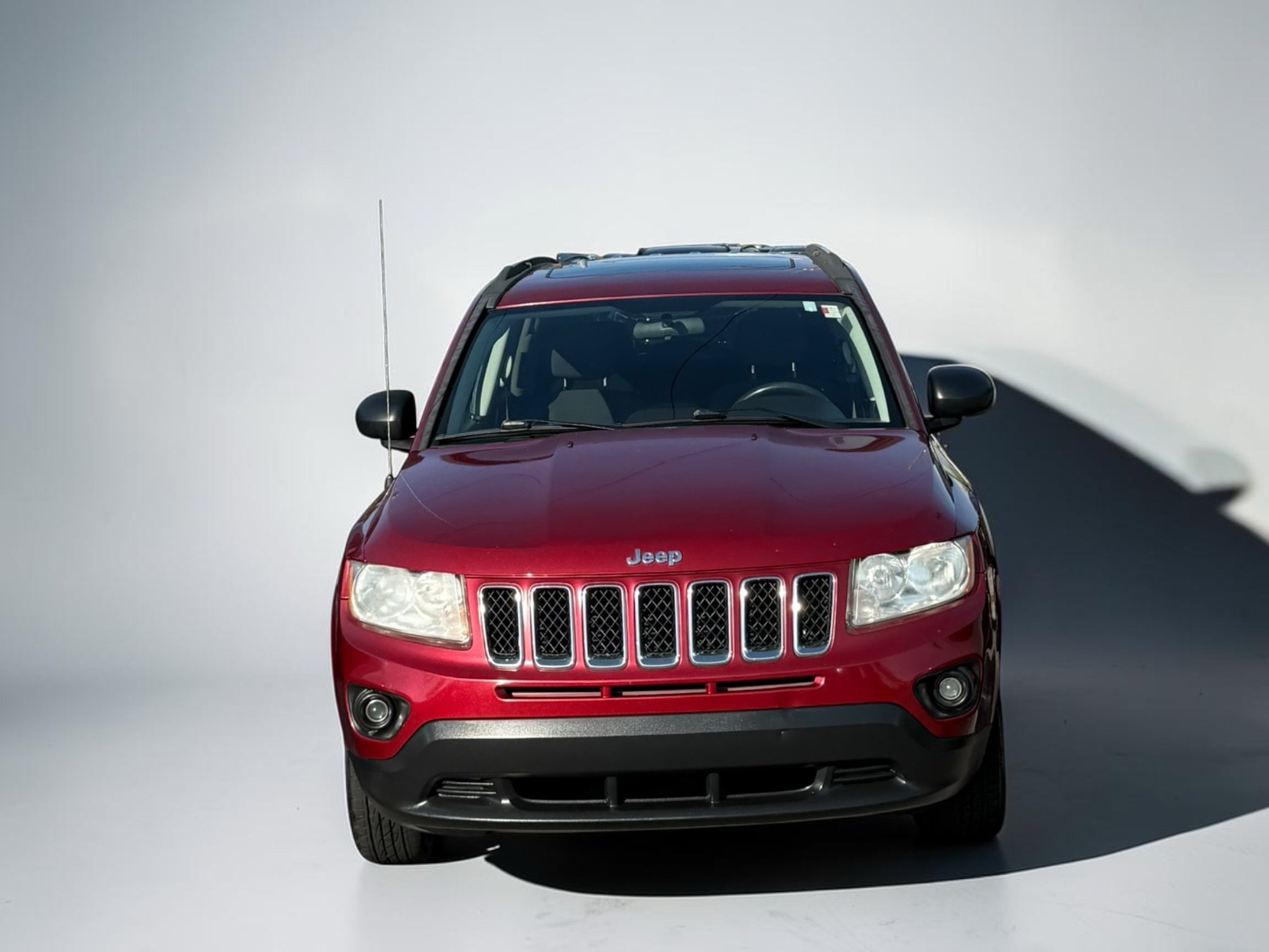 Used 2013 Jeep Compass Latitude w/ Sun/Sound Group FWD image 2
