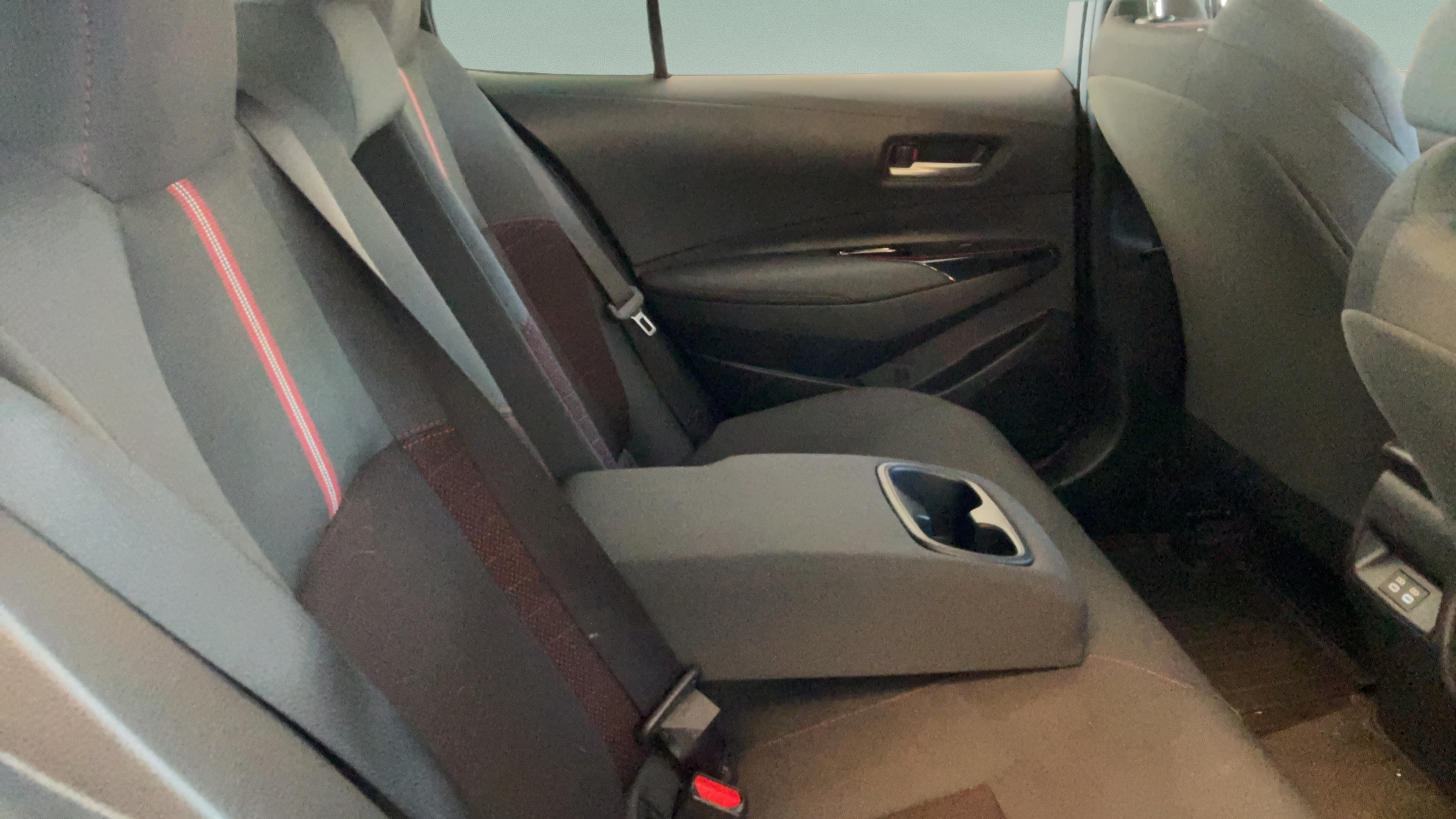Used 2023 Toyota Corolla SE FWD image 31