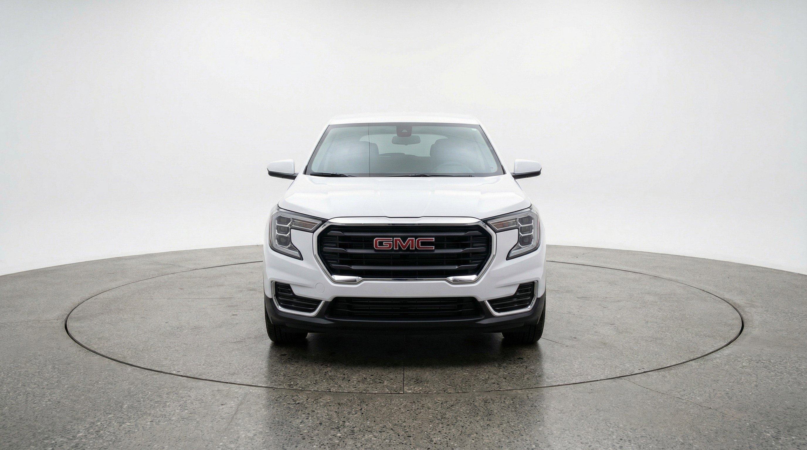 Used 2024 GMC Terrain SLE image 2