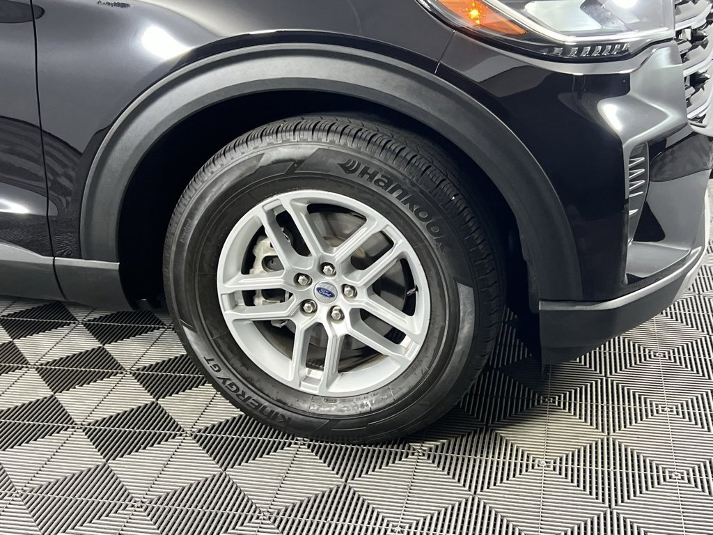 Used 2025 Ford Explorer Active image 6