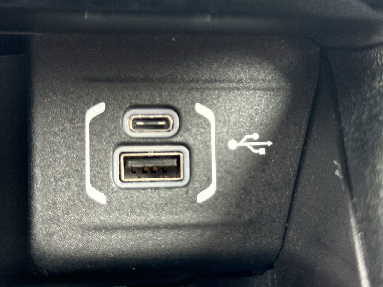 Used 2024 Jeep Compass Latitude w/ Sun and Sound Group image 23