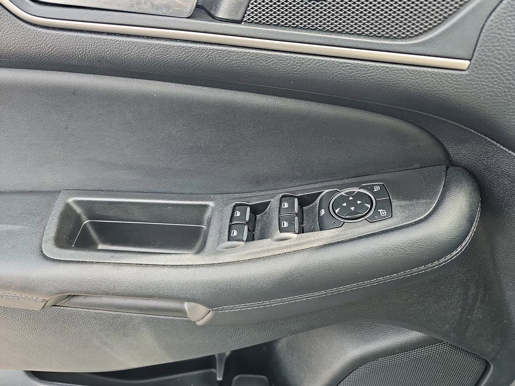 Used 2023 Ford Edge SEL image 31