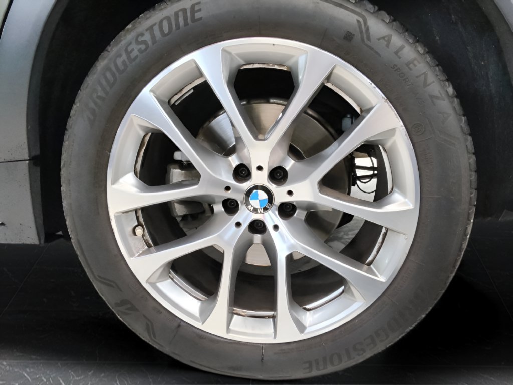 Used 2021 BMW X6 xDrive40i w/ Executive Package 2 AWD/4WD image 7