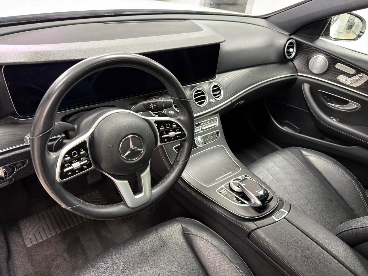 Used 2020 Mercedes-Benz E 350 E 350 4MATIC Sedan w/ Parking Assistance Package image 28