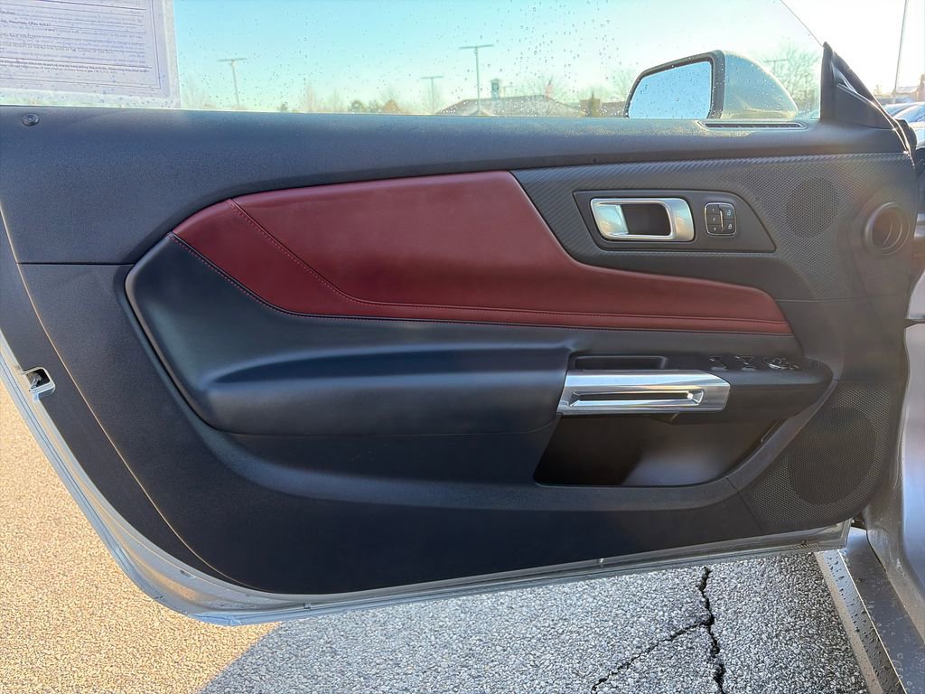 Used 2025 Ford Mustang Premium image 16