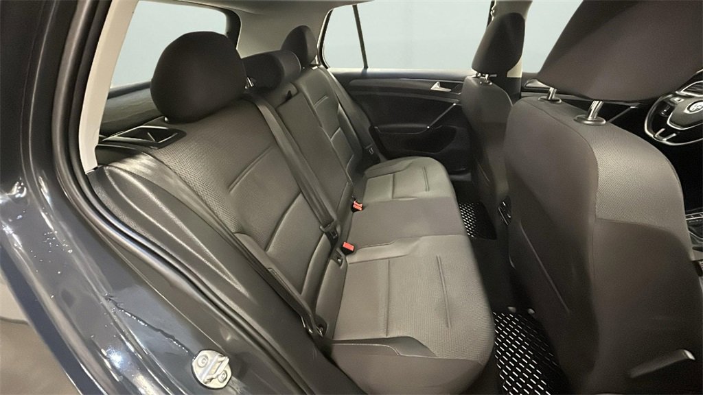 Used 2019 Volkswagen e-Golf SE w/ Driver Assistance Package image 14