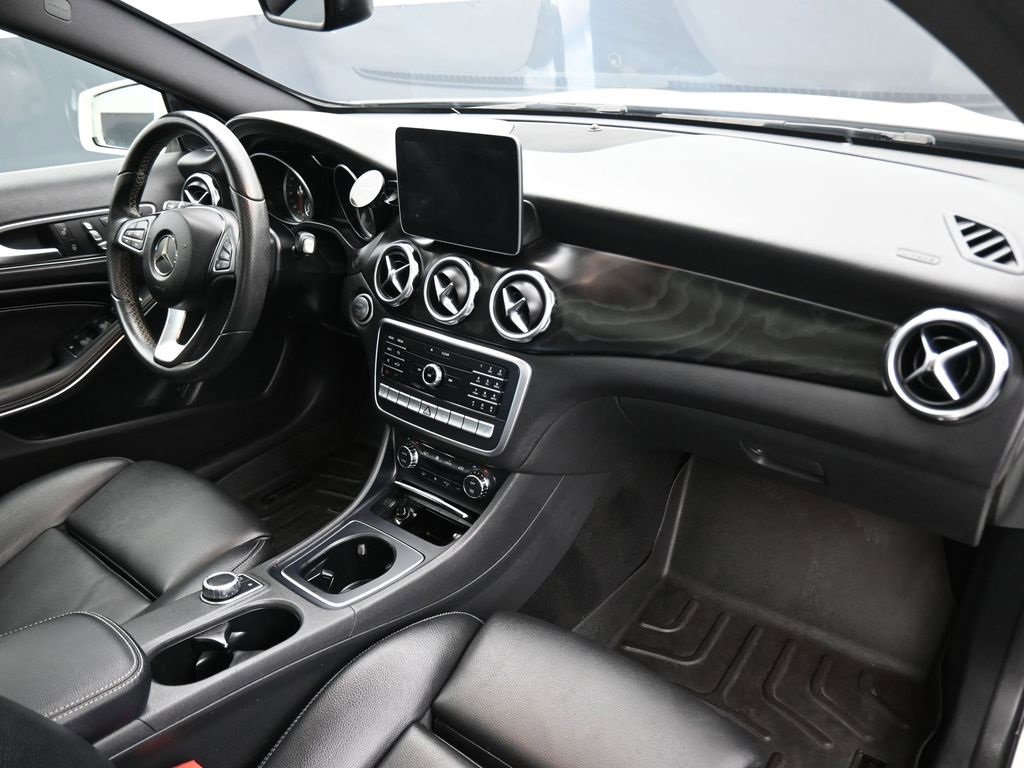 Used 2018 Mercedes-Benz GLA 250 4MATIC image 44