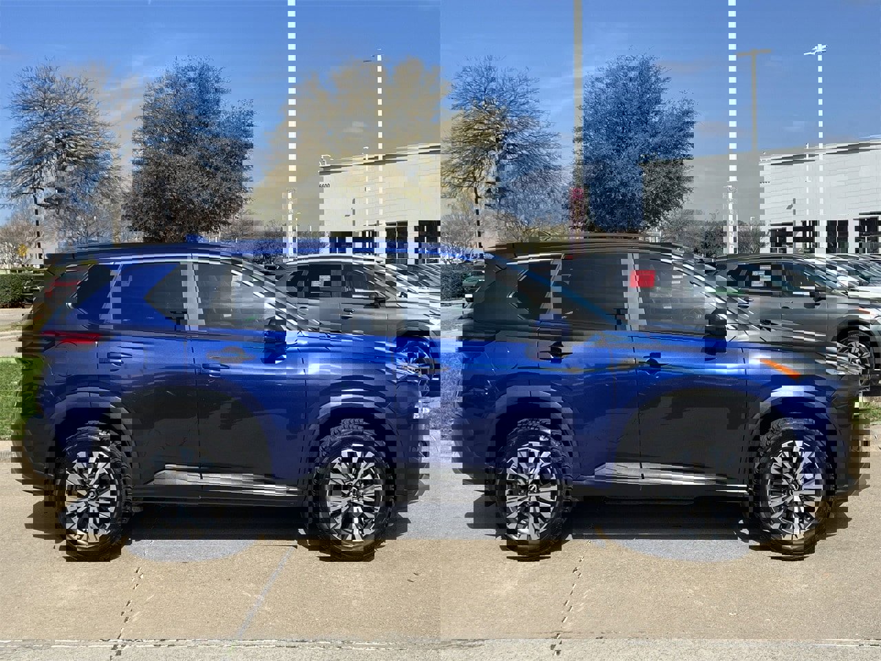 Certified 2023 Nissan Rogue SV image 3