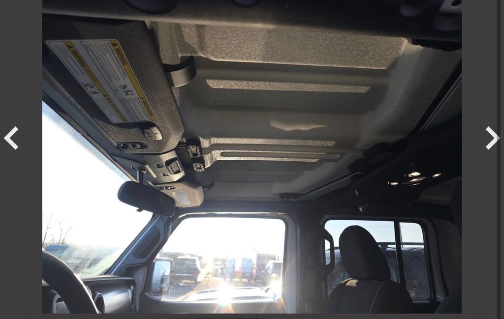 Used 2023 Jeep Gladiator Willys AWD/4WD image 12