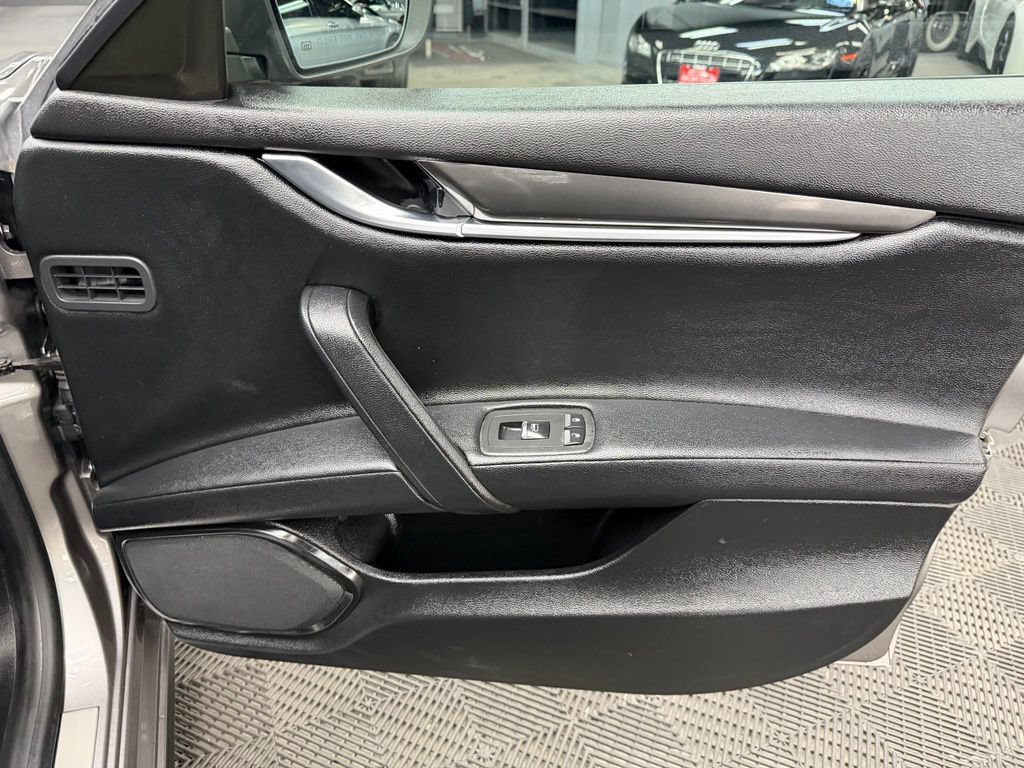 Used 2021 Maserati Ghibli RWD image 53