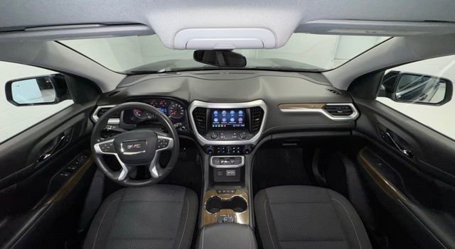 Used 2023 GMC Acadia SLE image 18