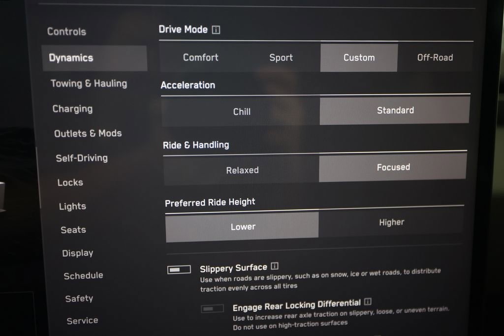 Used 2024 Tesla Cybertruck AWD Crew Cab image 35