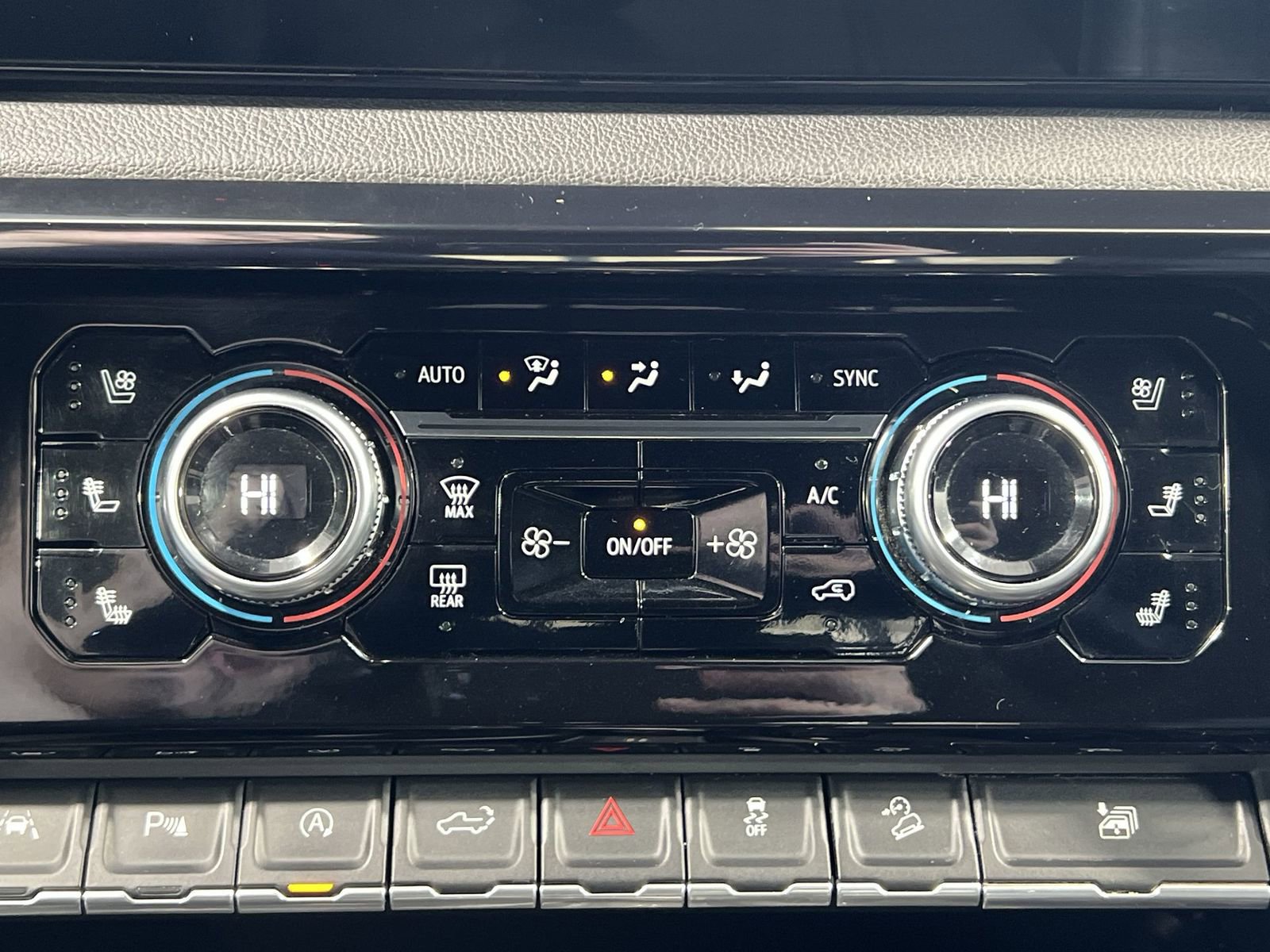 Used 2023 GMC Sierra 1500 AT4 w/ AT4 Premium Package image 19