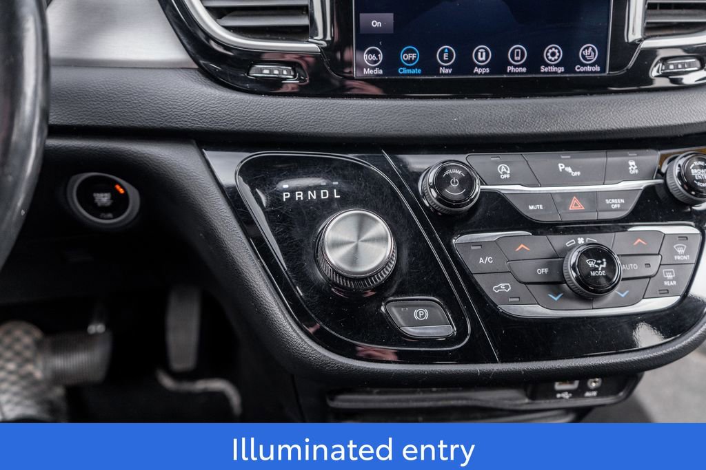 Used 2020 Chrysler Pacifica Touring-L w/ Premium Audio Group AWD/4WD image 27