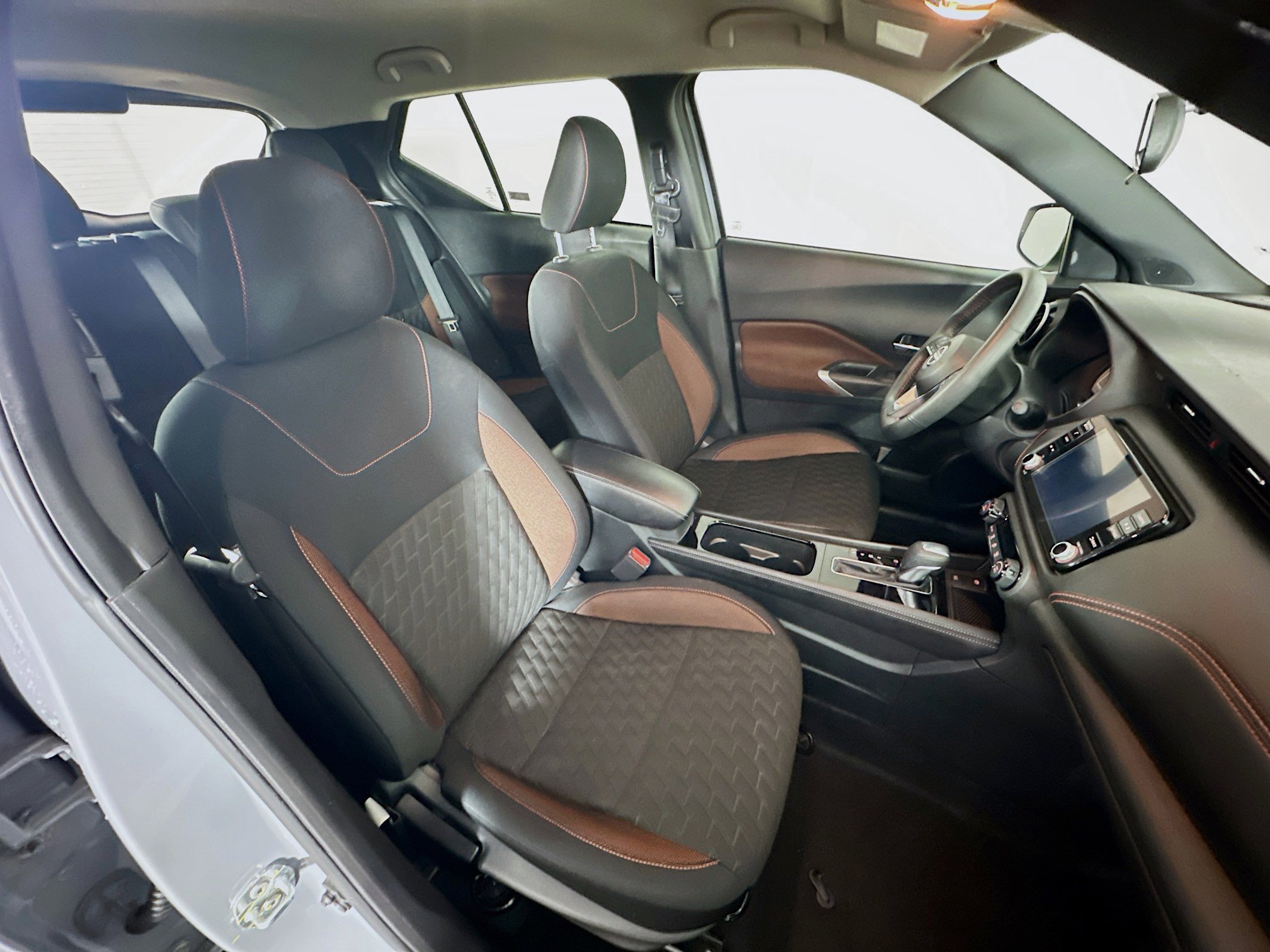 Used 2023 Nissan Kicks SR image 28