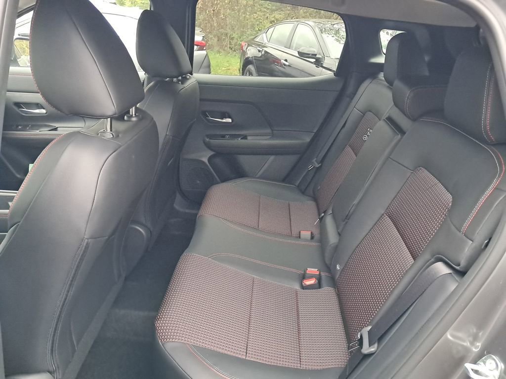 New 2026 Nissan Kicks SR w/ Cold Weather Package image 26