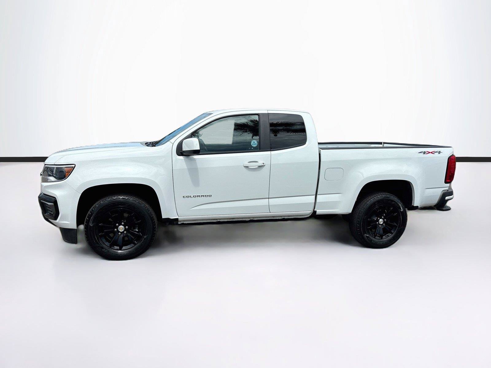 Used 2022 Chevrolet Colorado LT w/ Fleet Safety Package AWD/4WD image 4