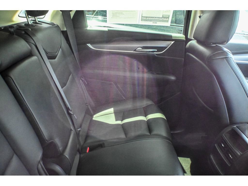 Used 2019 Cadillac XT5 Luxury FWD image 8