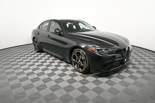 New 2025 Alfa Romeo Giulia w/ Driving Assist Package image 4