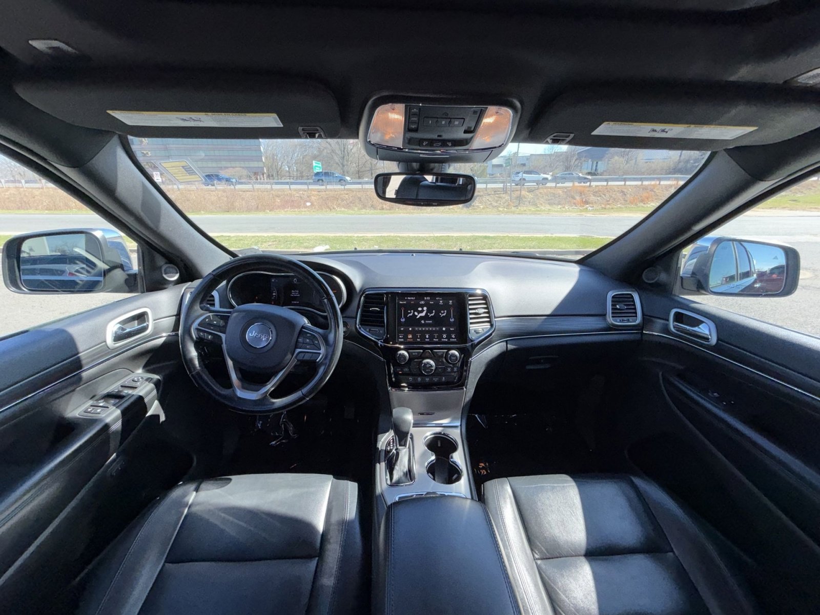 Used 2019 Jeep Grand Cherokee Limited image 23