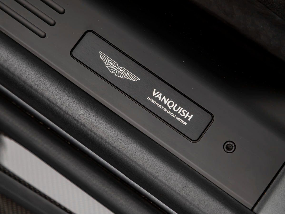 Used 2025 Aston Martin Vanquish image 13