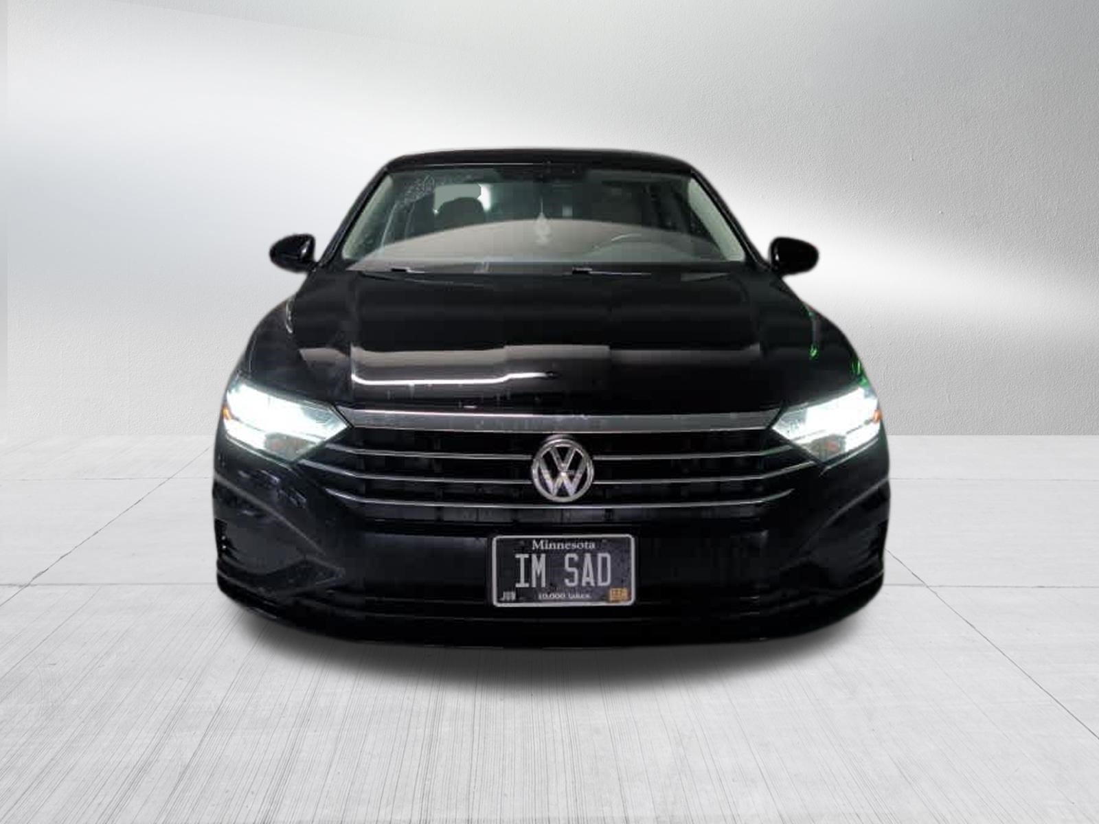 Used 2019 Volkswagen Jetta SE FWD image 2