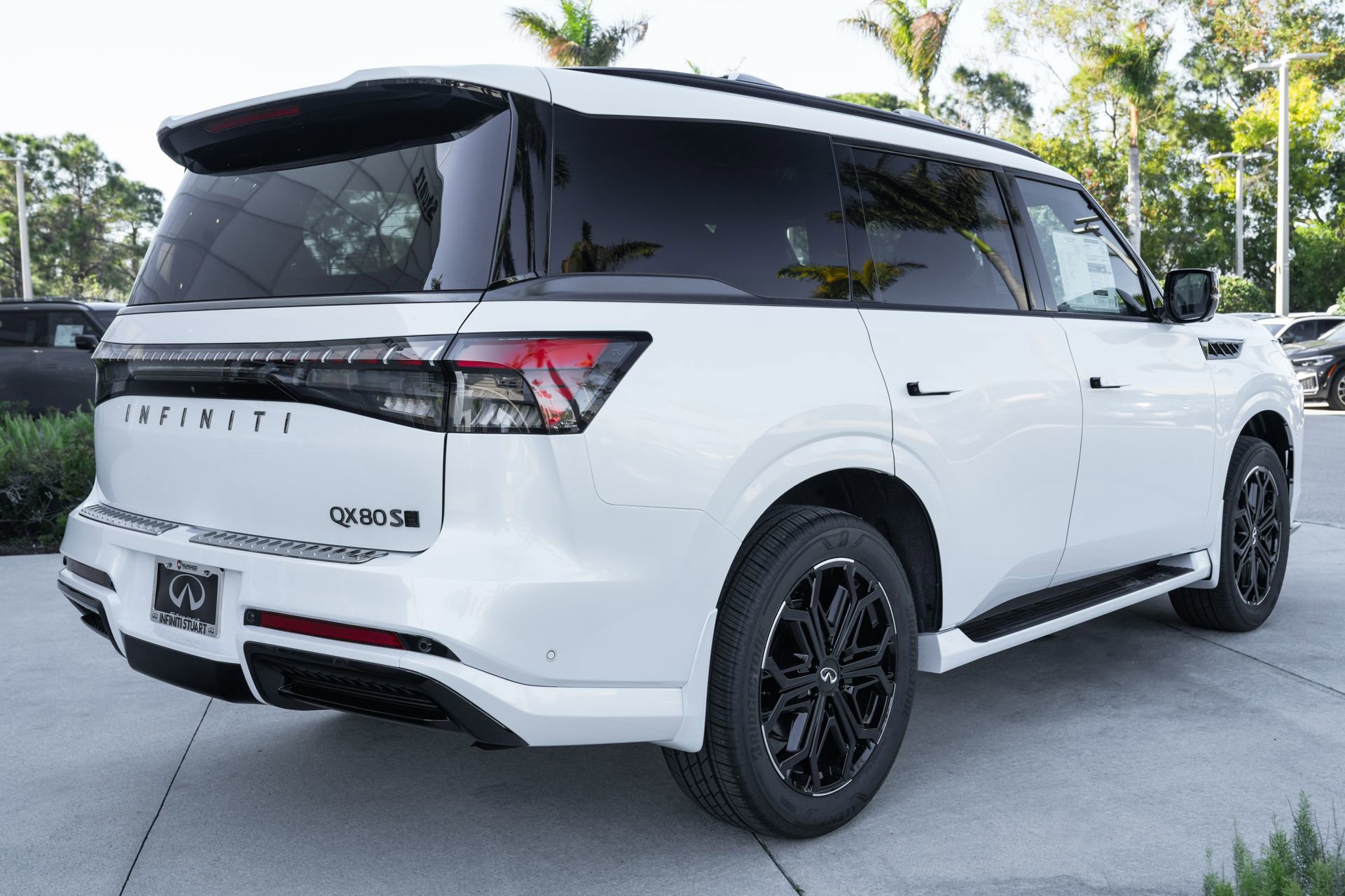 New 2026 INFINITI QX80 4WD w/ Sport Exterior Package image 24