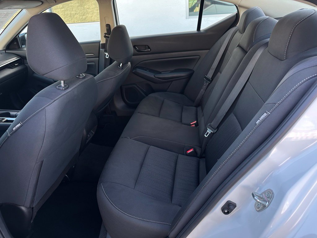 Used 2025 Nissan Altima 2.5 SV FWD image 33