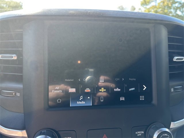 Used 2024 RAM 2500 Big Horn w/ Bed Utility Group image 27