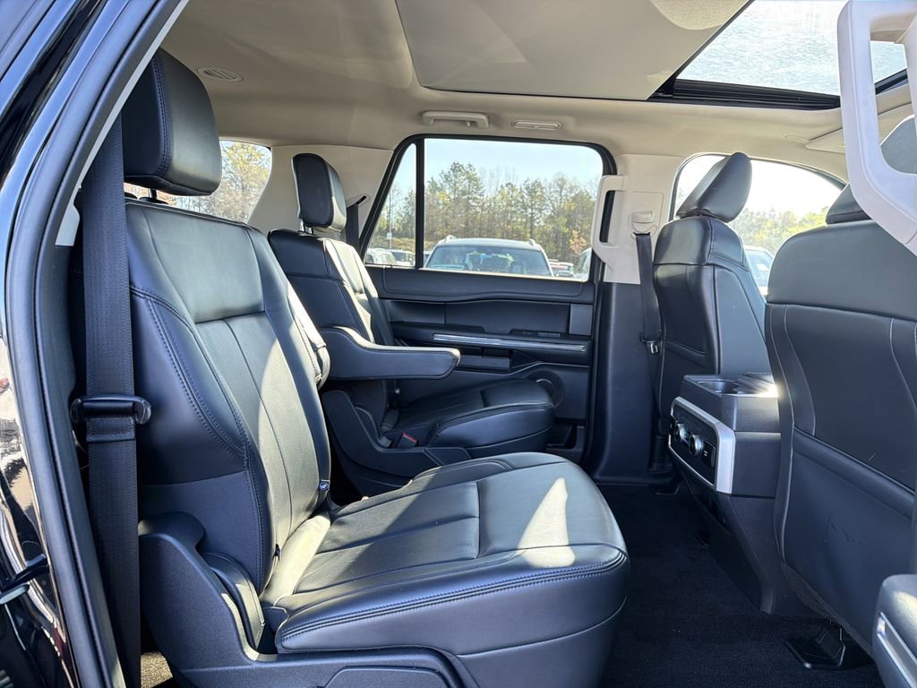 Used 2023 Ford Expedition Max XLT image 19