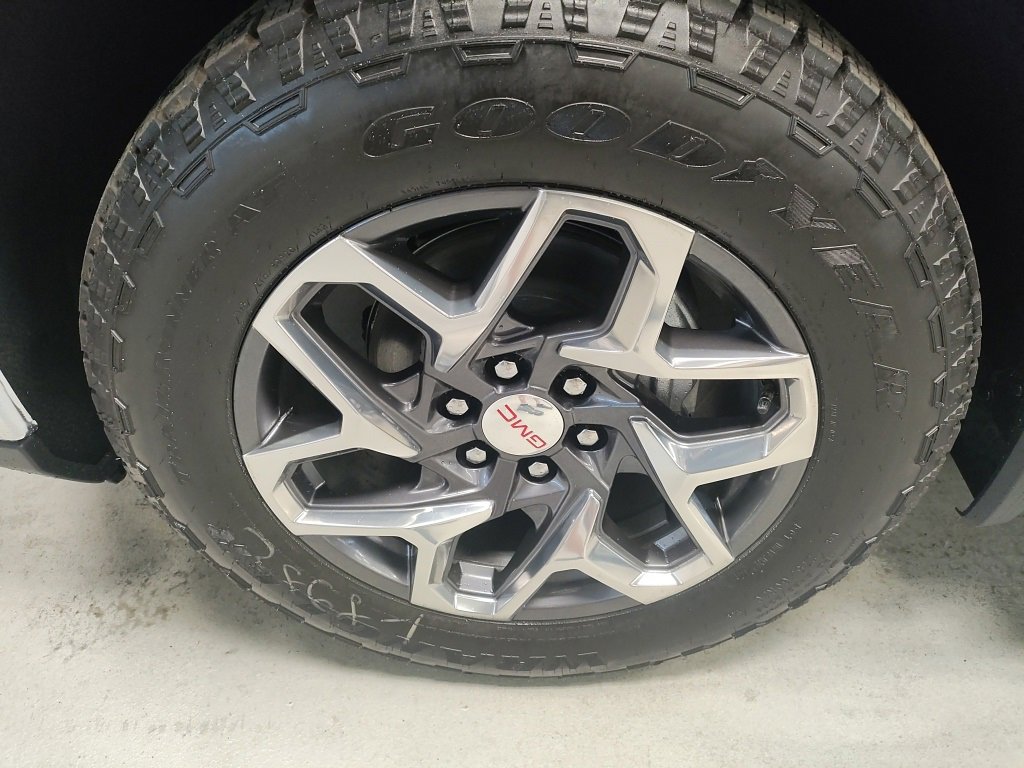 New 2026 GMC Sierra 1500 SLT w/ SLT Premium Plus Package image 17