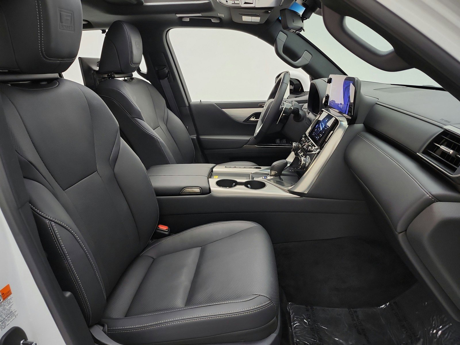 Used 2025 Lexus LX 700h F Sport image 19