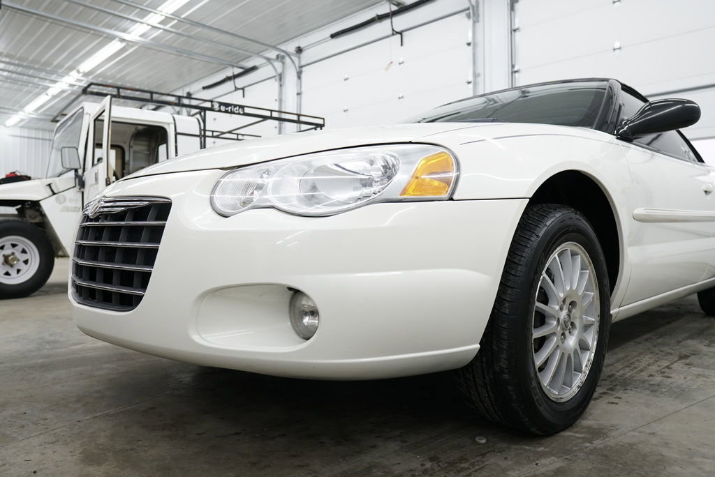 Used 2005 Chrysler Sebring Touring image 7
