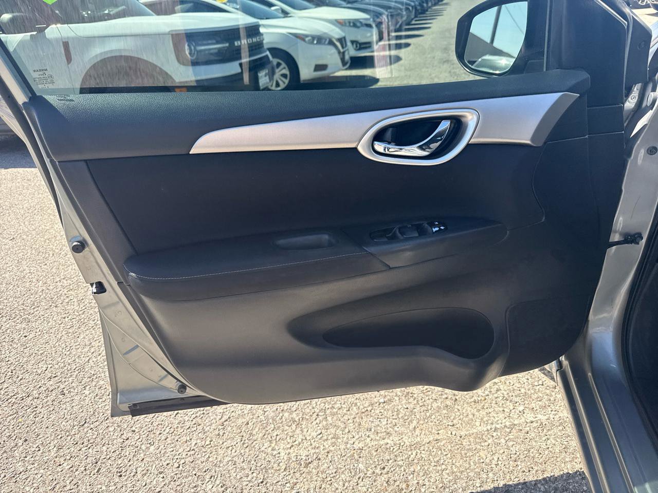 Used 2014 Nissan Sentra SV image 11