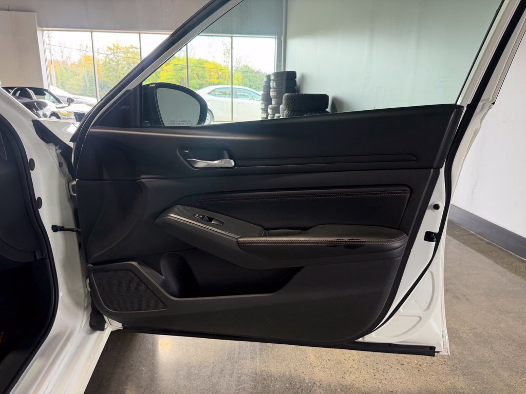 Used 2019 Nissan Altima 2.5 SR w/ SR Premium Package AWD/4WD image 24