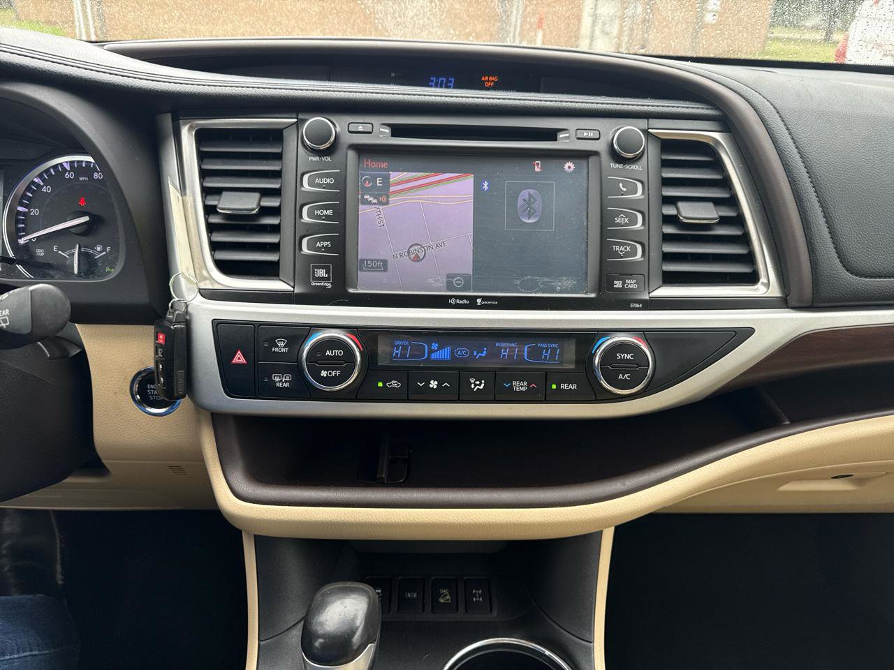 Used 2014 Toyota Highlander Limited Platinum AWD/4WD image 24