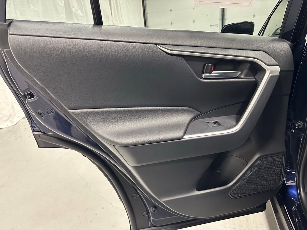 Used 2025 Toyota RAV4 XLE AWD/4WD image 42