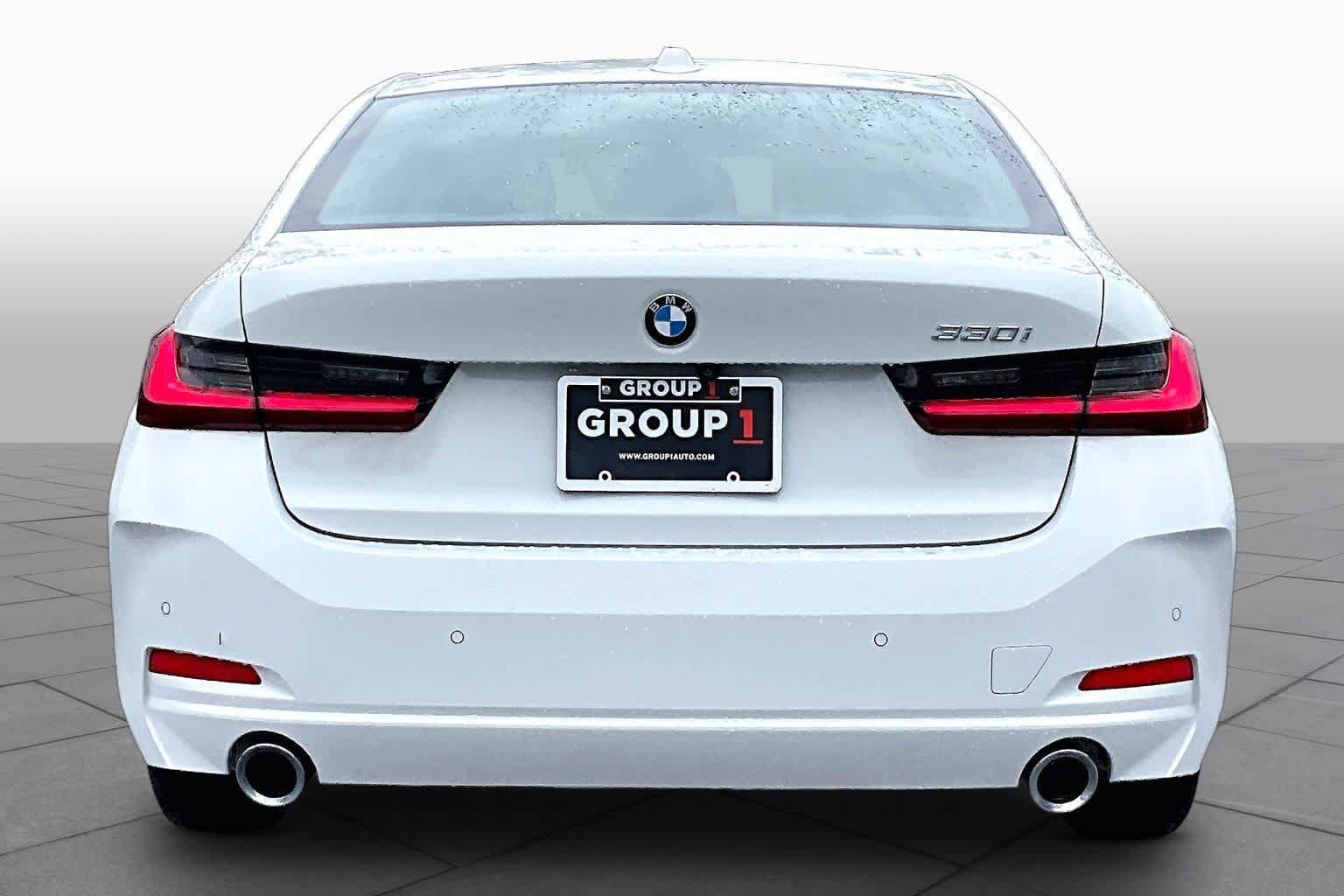 Certified 2025 BMW 330i Sedan RWD image 5
