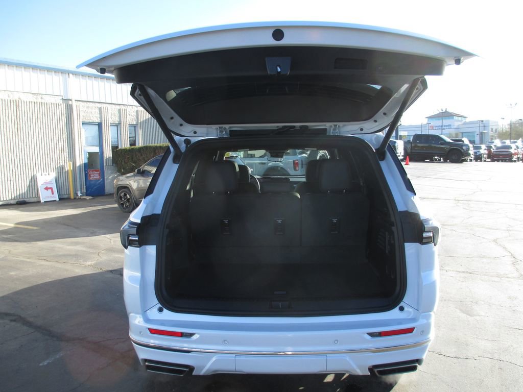 Used 2026 Buick Enclave Avenir w/ Super Cruise Package image 7