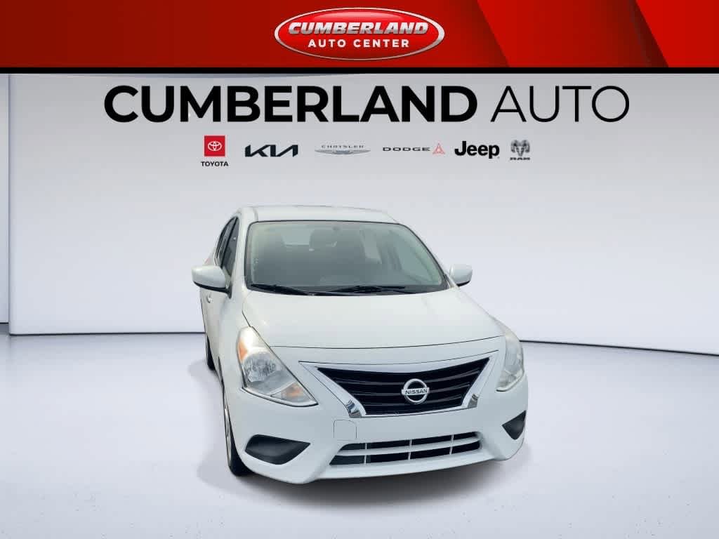 Used 2019 Nissan Versa SV FWD image 3