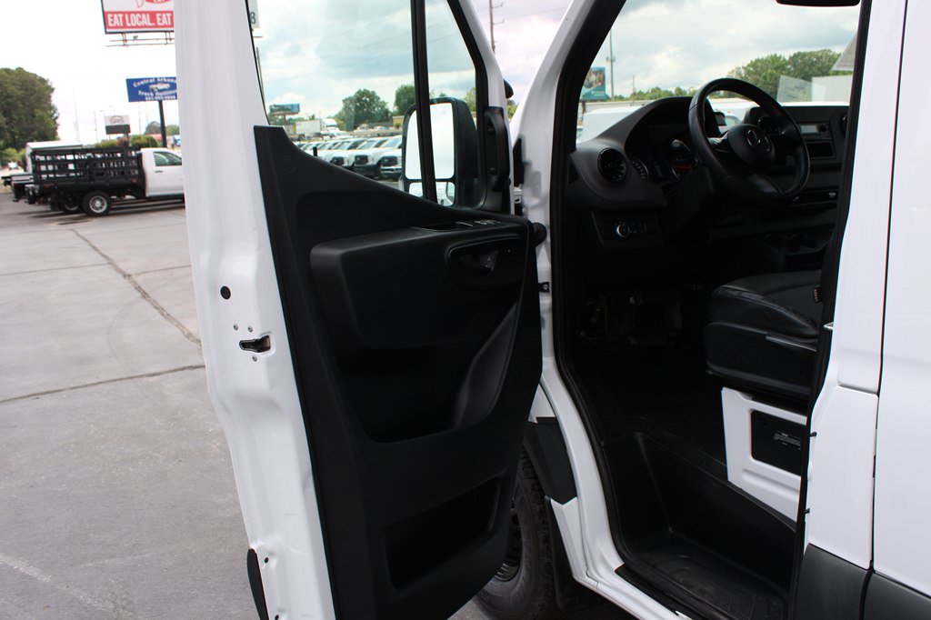 Used 2025 Mercedes-Benz Sprinter 2500 image 26