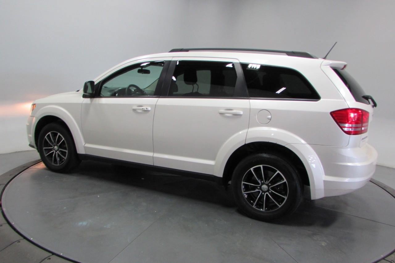 Used 2017 Dodge Journey SE FWD image 5