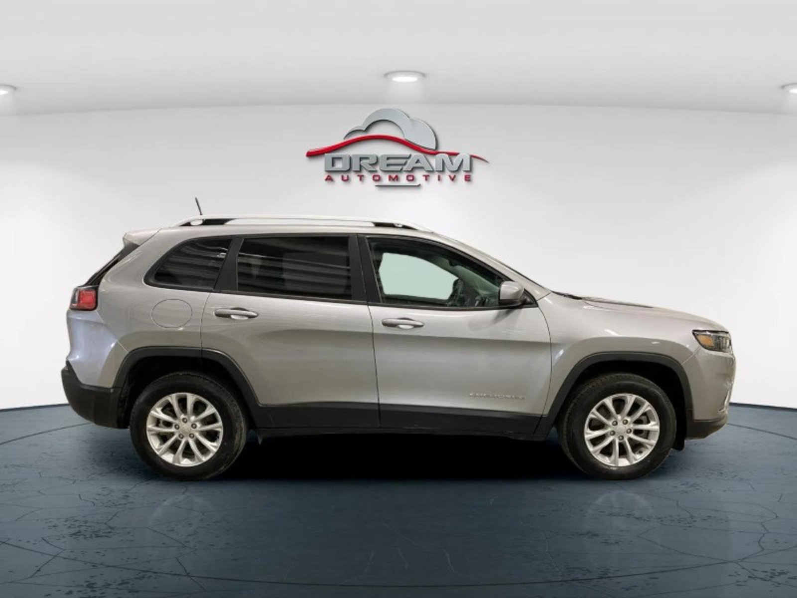 Used 2021 Jeep Cherokee Latitude AWD/4WD image 18