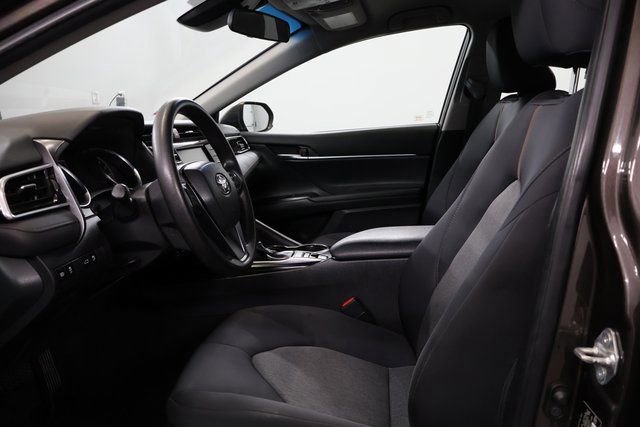Used 2018 Toyota Camry LE image 12