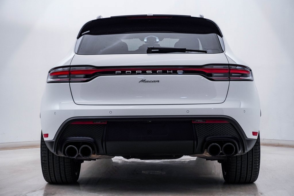 Certified 2025 Porsche Macan image 11