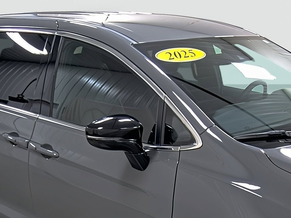 Used 2025 Chrysler Pacifica Select FWD image 15
