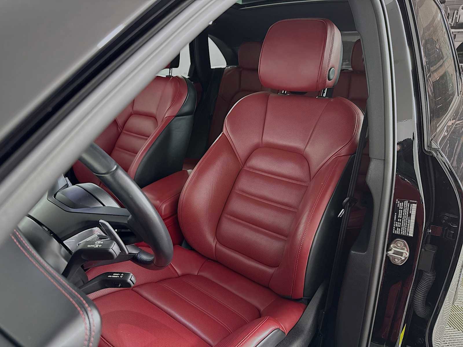 Used 2024 Porsche Macan S image 11