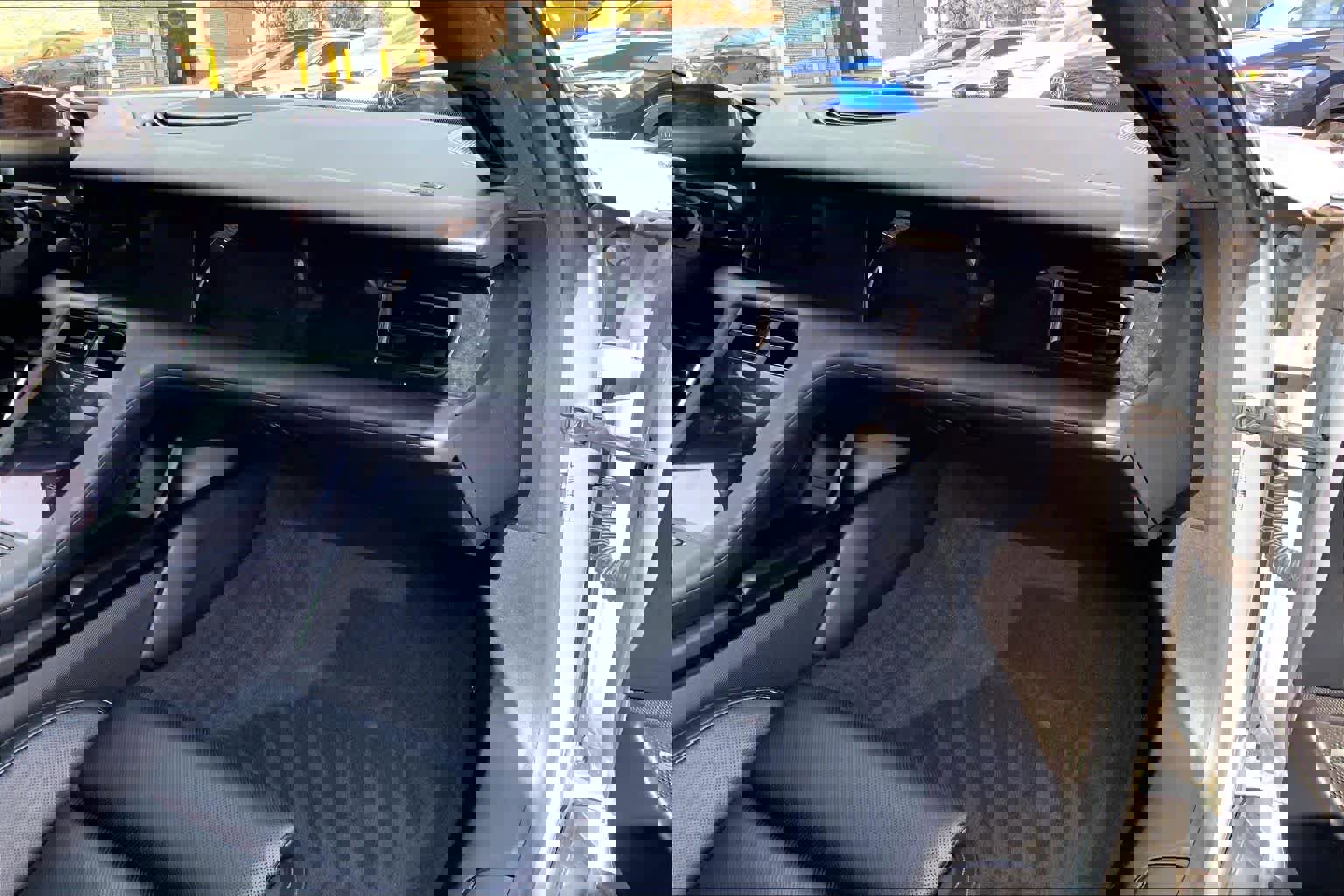 Used 2022 Porsche Taycan image 17